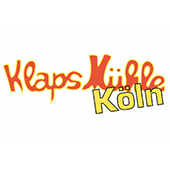 Als Logo der Referenzen bei Klapsmühle, ist ein zweifarbiges Logo zu sehen.